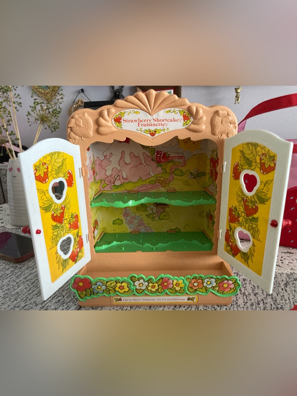 🍓 Vintage 1980 Strawberry Shortcake Lot Dolls Figurines Purse Display Case Pets - Picture 15 of 16